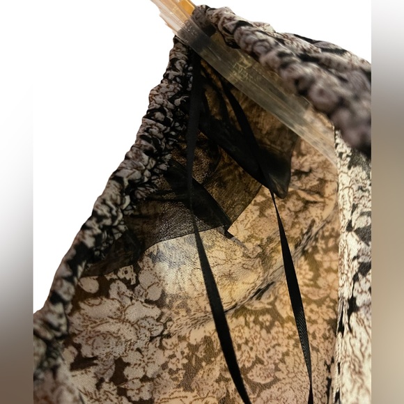 ASTR Floral Blouse Size M NWOT - Picture 6 of 7